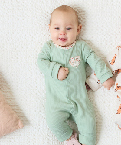 Pijamas Categorías TAO - Espalda de bebé de canalé de algodón ecológico verde con corazón