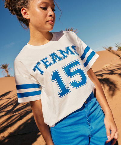 Low-priced looks Tao Categories - BLUE AND WHITE CAMPUS-THEMED SHORT-SLEEVED ORGANIC COTTON T-SHIRT FOR GIRLS
