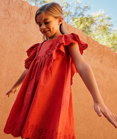 Sukienki Kategorie TAO - czerwona sukienka dziewczęca z krótkim rękawem, haftem i falbankami