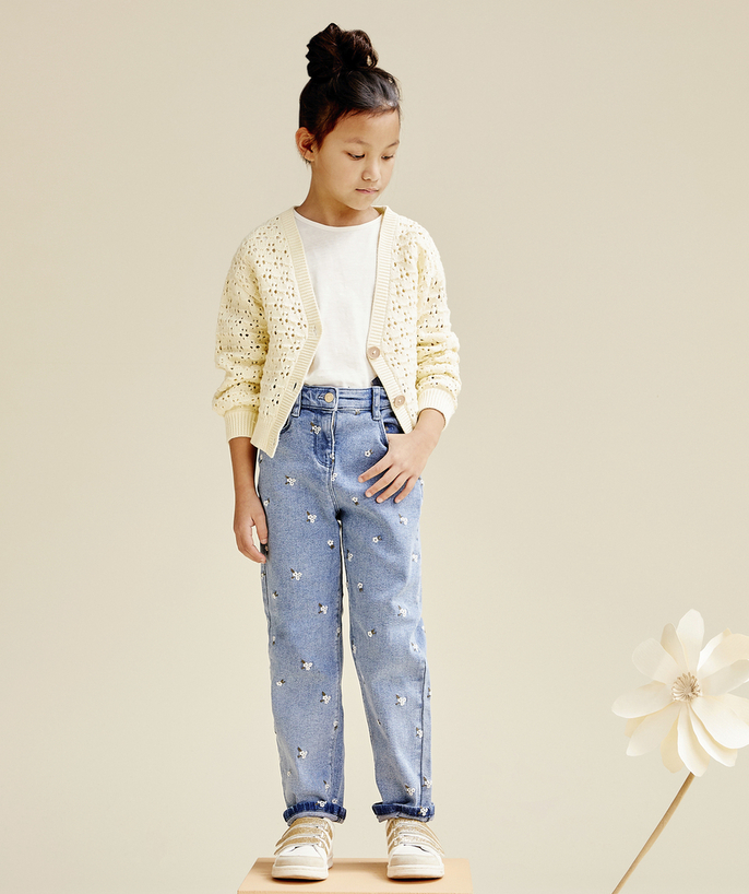 Jeansy Kategorie TAO - dziewczęce spodnie typu mom z dżinsu o niskim stanie z kwiatowym haftem