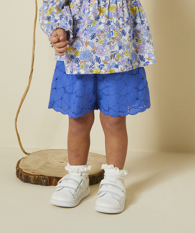 Shorts - Skirt Tao Categories - BABY GIRL BLUE STRAIGHT SHORTS IN OPENWORK EMBROIDERY