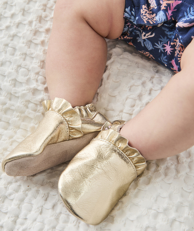 Chaussures, chaussons Categories Tao - chaussons bébé fille couleur dorée