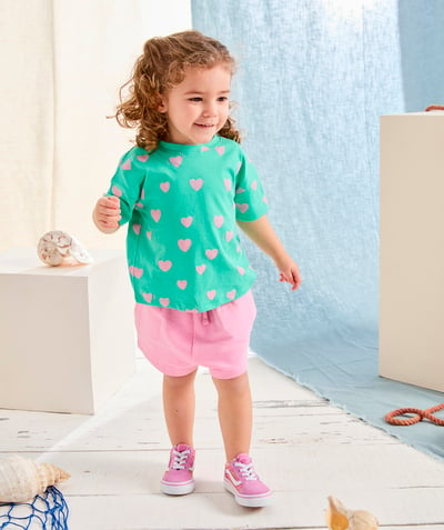 Baby girl Tao Categories - baby girl t-shirt in green organic cotton with pink hearts print