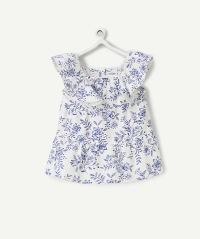 NOWOŚCI Kategorie TAO - Bluzka dziewczęca z elastycznej wiskozy z falbankami i niebieskim kwiatowym nadrukiem