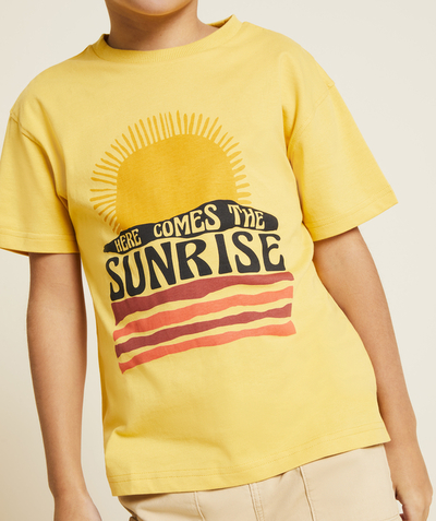 New collection Tao Categories - boy's short-sleeved t-shirt in mustard yellow organic cotton with sun motif