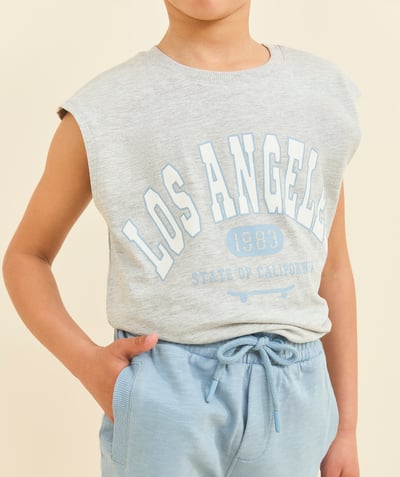 Chłopiec Kategorie TAO - Chłopięca koszulka bez rękawów z szarej bawełny organicznej z motywem kampusu