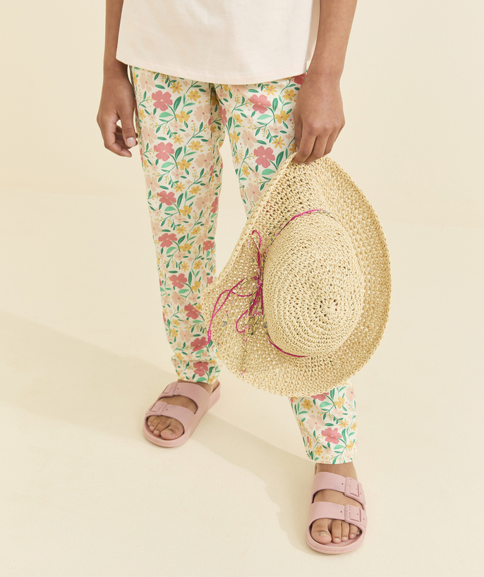 Spodnie - spodnie dresowe Kategorie TAO - Lejące spodnie dla dziewczynek z odpowiedzialnej wiskozy z kwiatowym nadrukiem