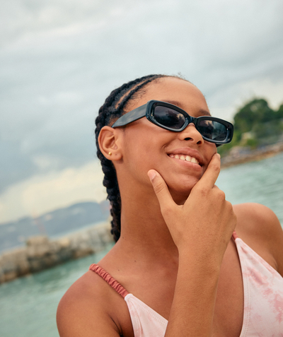 Girl Tao Categories - black rectangular girl's sunglasses
