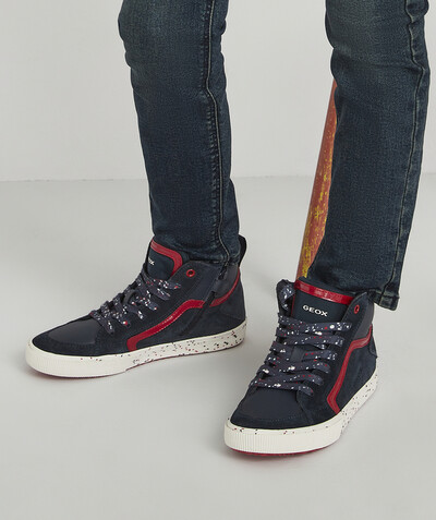 Boy Nouvelle Arbo   C - BLUE HIGH TOP TRAINERS WITH RED DETAILS