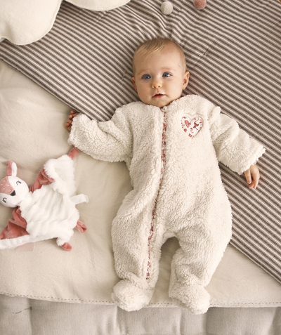 Private sales Tao Categories - BABIES' ONESIE IN CREAM SHERPA WITH A PINK FLORAL PRINT