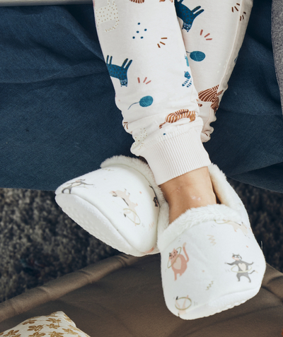 Shoes, booties Nouvelle Arbo   C - GIRLS' CREAM SLIPPERS WITH CAT MOTIFS