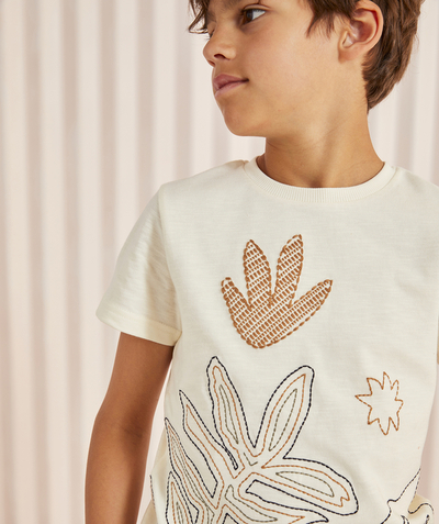 Private sales Tao Categories - BOYS' CREAM ORGANIC COTTON T-SHIRT WITH LEAF EMBROIDERIES
