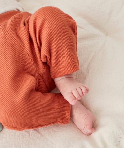 Newborn Tao Categories - BABIES' RUSSET ORGANIC COTTON WAFFLED LEGGINGS