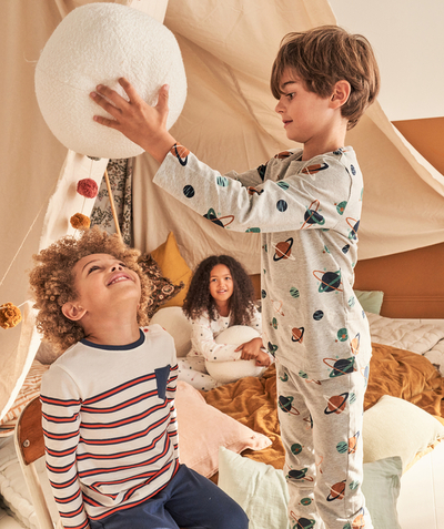 Back to school collection Nouvelle Arbo   C - BOYS' ORGANIC COTTON PYJAMAS WITH A GLOW-IN-THE-DARK GALAXY PRINT
