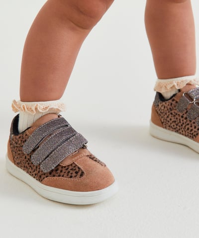 Back to school collection Nouvelle Arbo   C - GIRLS' ANIMAL PRINT TRAINERS WITH GLITTERY VELCRO FASTENING