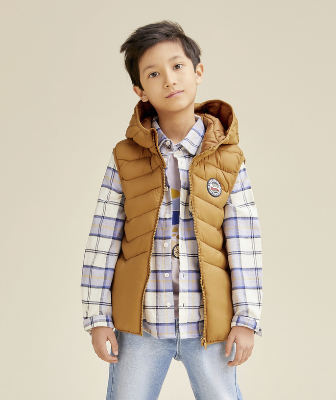 Coat - Padded jacket - Jacket Tao Categories - BOY'S SLEEVELESS HOODED JACKET IN BROWN RECYCLED PADDING