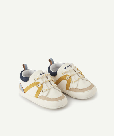 New collection Nouvelle Arbo   C - BABY BOYS' TRAINER-STYLE BOOTIES WITH COLOURED DETAILS