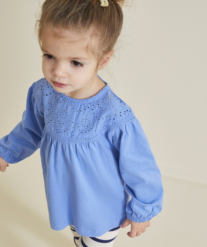 Baby girl Tao Categories - BABY GIRL BLUE T-SHIRT IN ORGANIC COTTON AND BRODERIE ANGLAISE