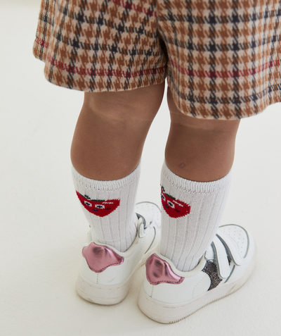 ECODESIGN Nouvelle Arbo   C - PACK OF TWO PAIRS OF BABY GIRLS' LONG WHITE ORGANIC COTTON SOCKS WITH STRAWBERRIES