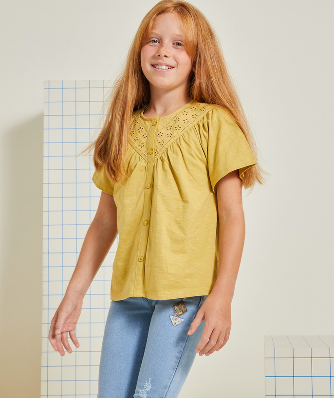 Back to school collection Tao Categories - GIRLS' YELLOW ORGANIC COTTON T-SHIRT WITH GATHERS AND OPENWORK DETAILS
