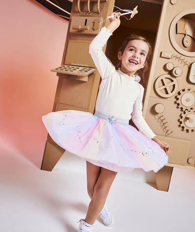 Costumes Nouvelle Arbo   C - GIRLS' RAINBOW BUTTERFLY SET WITH A SKIRT, WINGS, AND A WAND