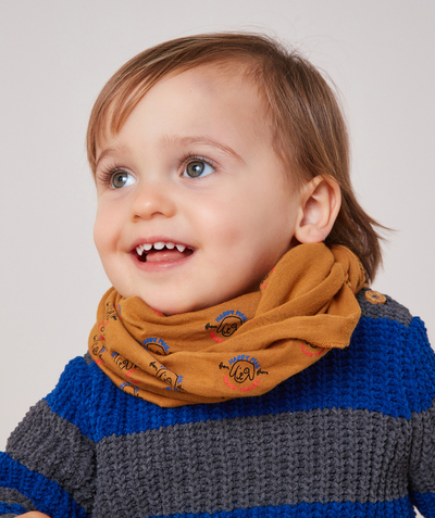 New collection Nouvelle Arbo   C - BABY BOYS' SNOOD IN BROWN ORGANIC COTTON PRINTED WITH DOGS AND MESSAGES