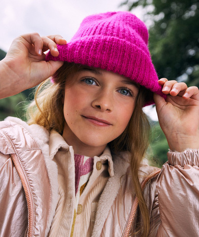 Knitwear accessories Nouvelle Arbo   C - GIRLS' NEON PINK KNITTED BEANIE WITH EMBROIDERED PATCH
