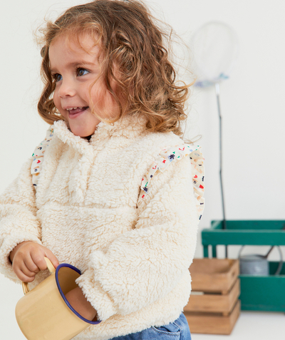 Trui - Sweater Nouvelle Arbo   C - SWEATER VOOR BABYMEISJES IN BEIGE SHERPA MET RUCHES