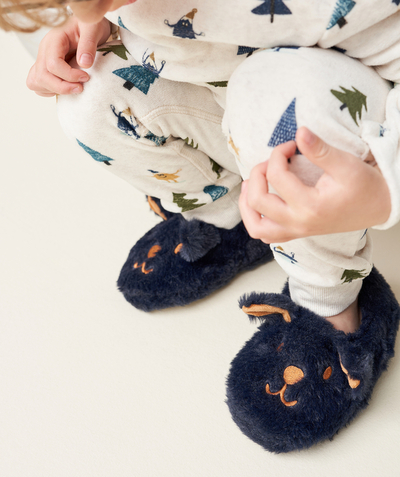 Booties Nouvelle Arbo   C - PAIR OF BOYS' BEAUTIFULLY SOFT DOG DESIGN SLIPPERS