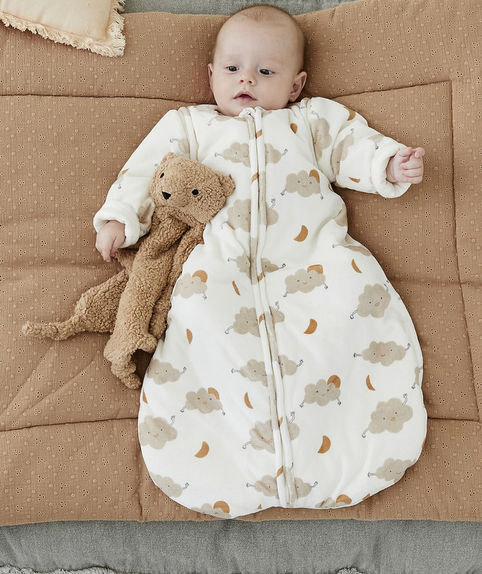 All accessories Tao Categories - BABY SLEEPING BAG IN VELOUR AND RECYCLED PADDING AND FEATURING A CLOUD AND MOON PRINT