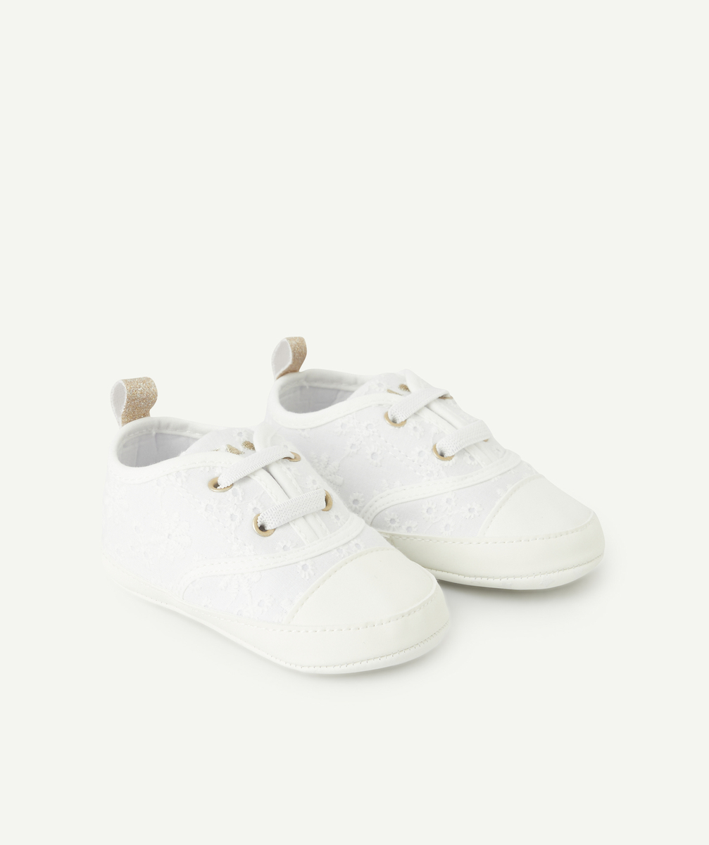 Chaussons style baskets bébé fille blancs brodés - 6-12 M