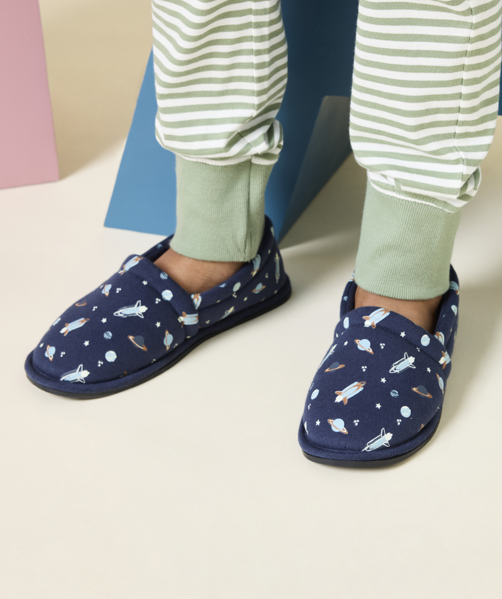 Chaussons garçon bleues et imprimés thème planète - 34-35