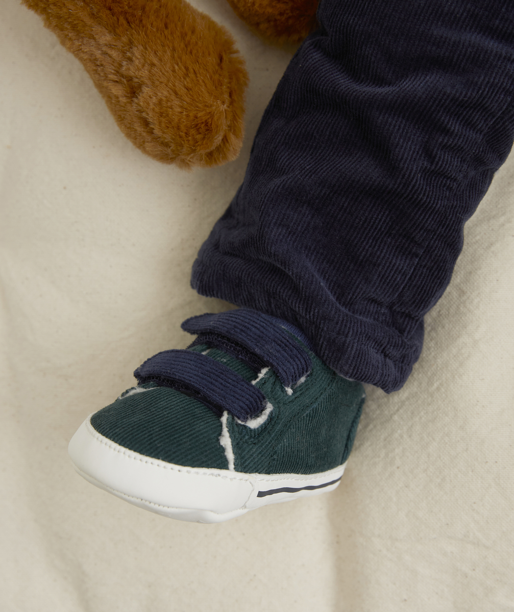 Chaussons type baskets velours bleu et vert avec sherpa - 6-12 M