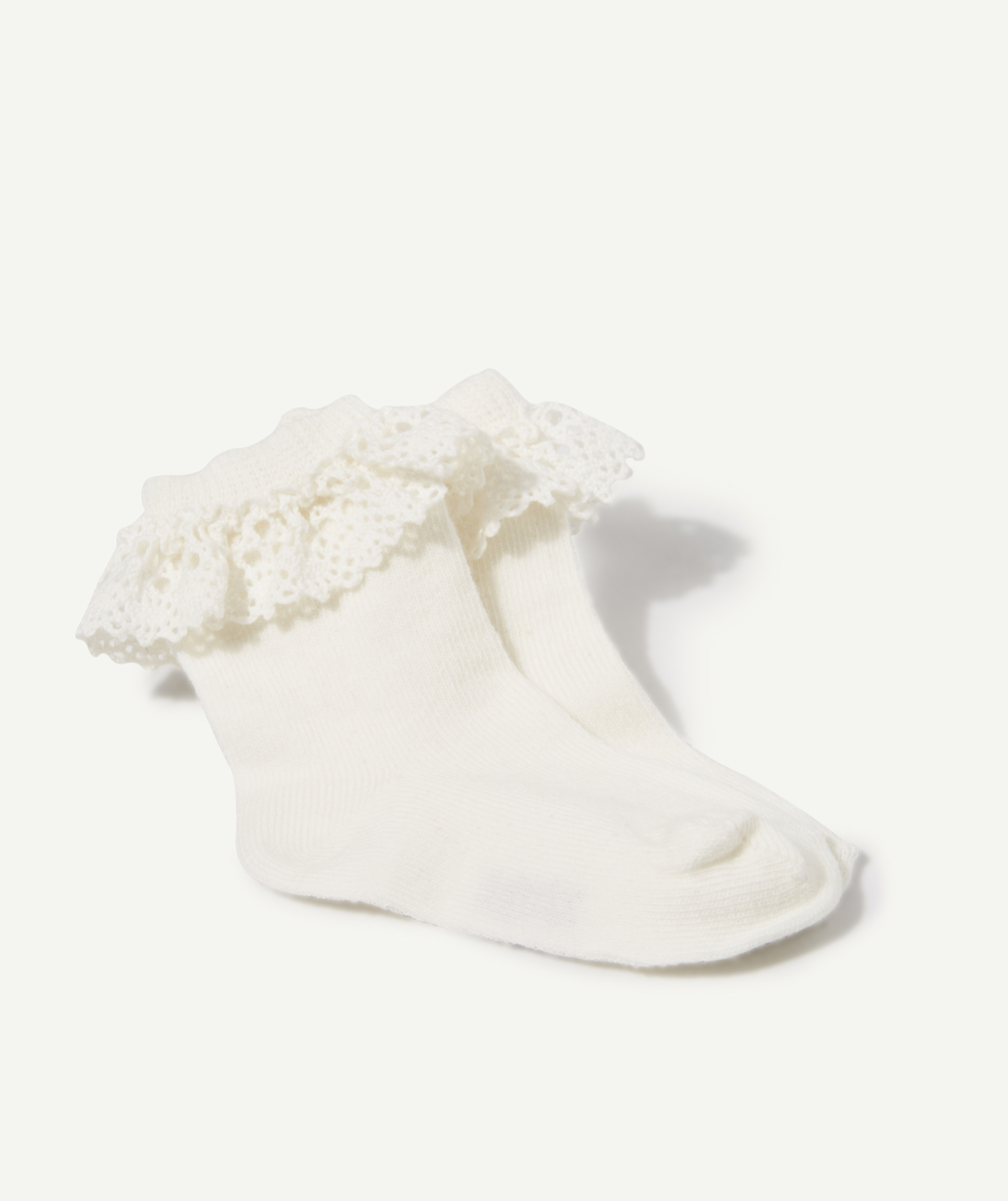 Les chaussettes unies avec détails en broderie - 18-20